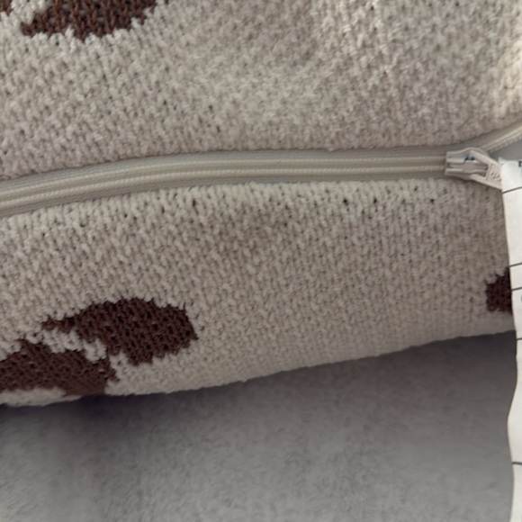 Cupcakes And Cashmere Christmas Gingerbread Pillow - Picture 8 of 8